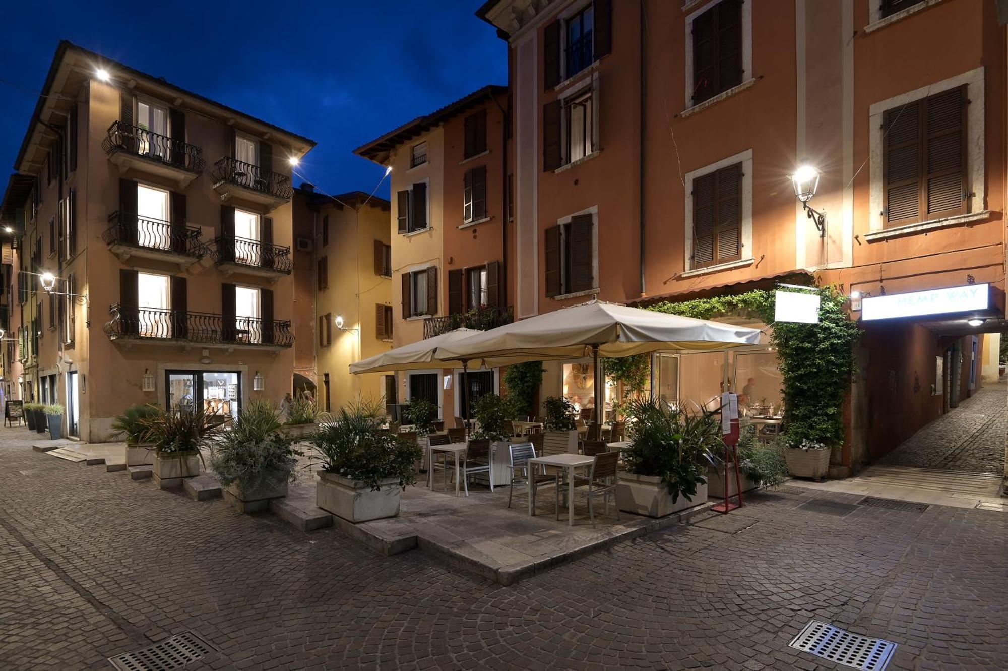 Cavour Apartments Salo Luaran gambar