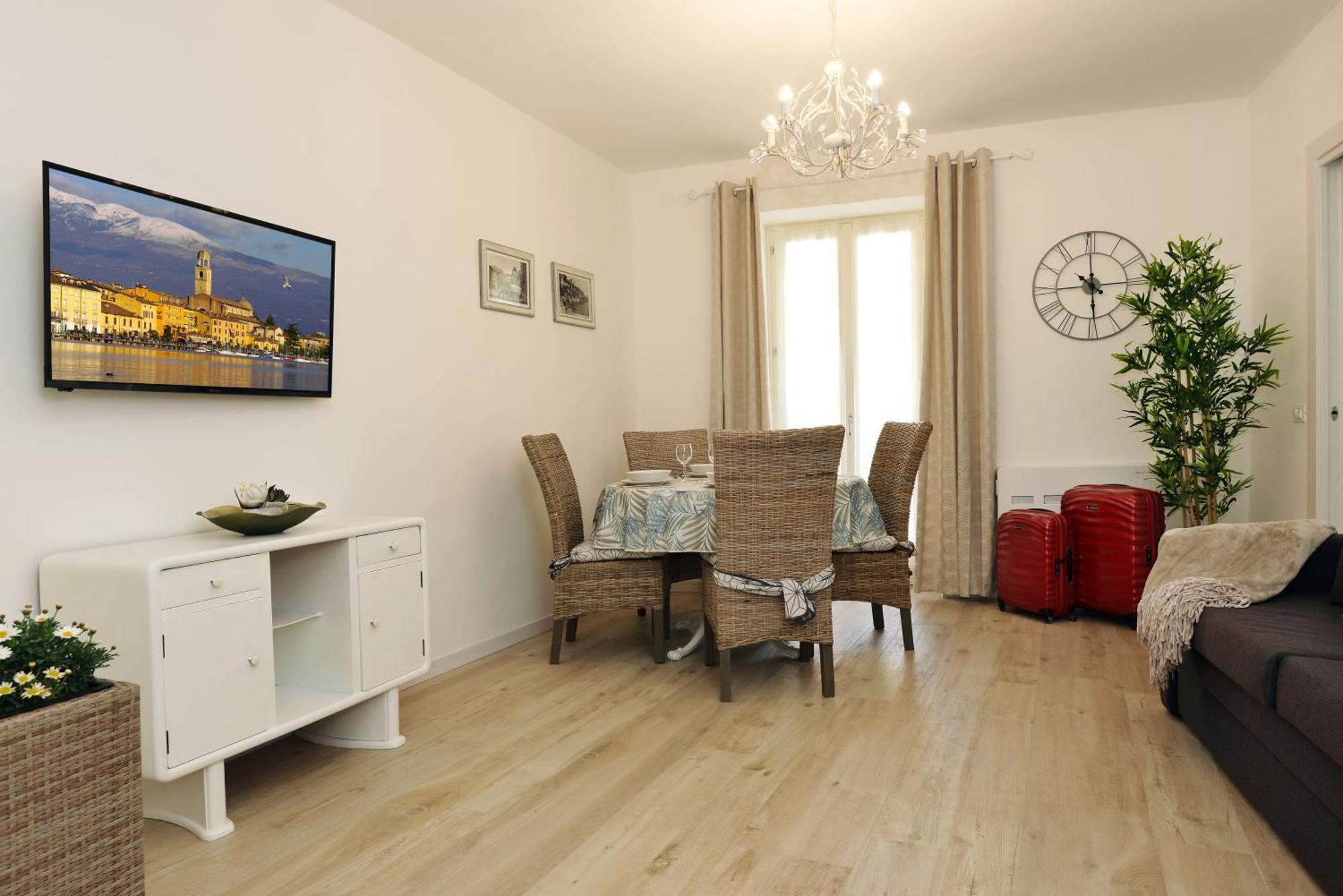 Cavour Apartments Salo Luaran gambar